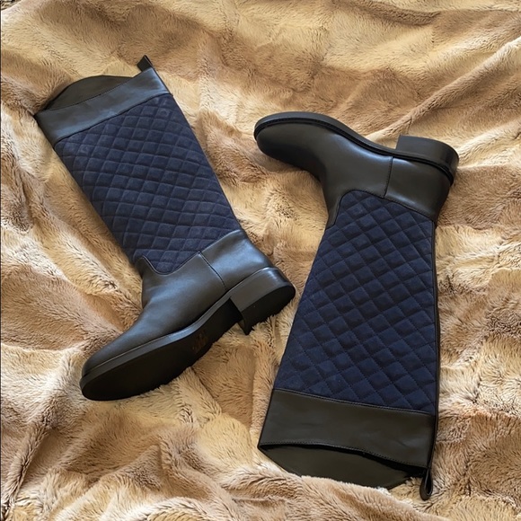 🎁 “VS QUILTED BLUE SUEDE BOOTS” 🎁 - Picture 2 of 11